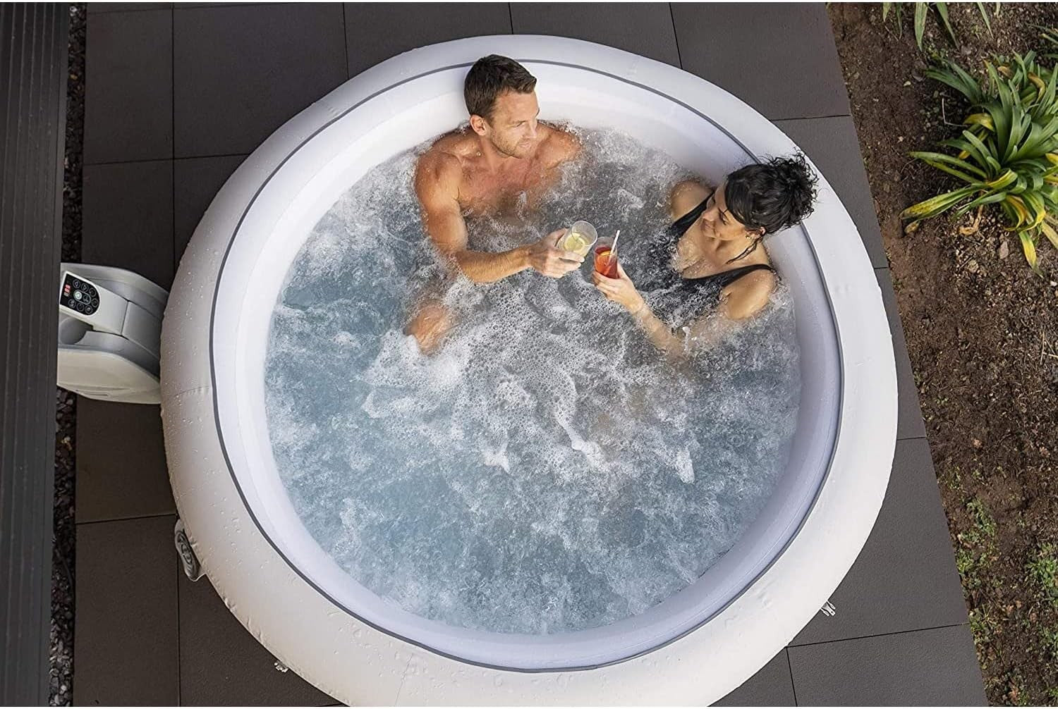 4–6 Person Inflatable Hot Tub 140 AirJet Heated Spa Freeze Protection