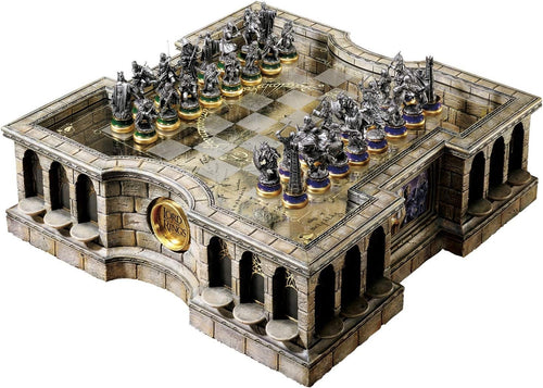 LOTR Collectible Chess Set – 32 Detailed Sculptures & Premium Display Board