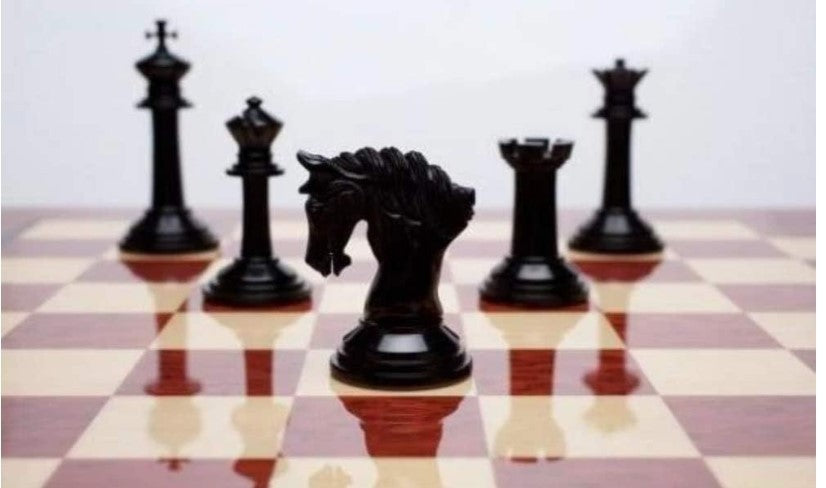 Luxury Ebony & Boxwood Chess Pieces Set with Presentation Case 4" Staunton