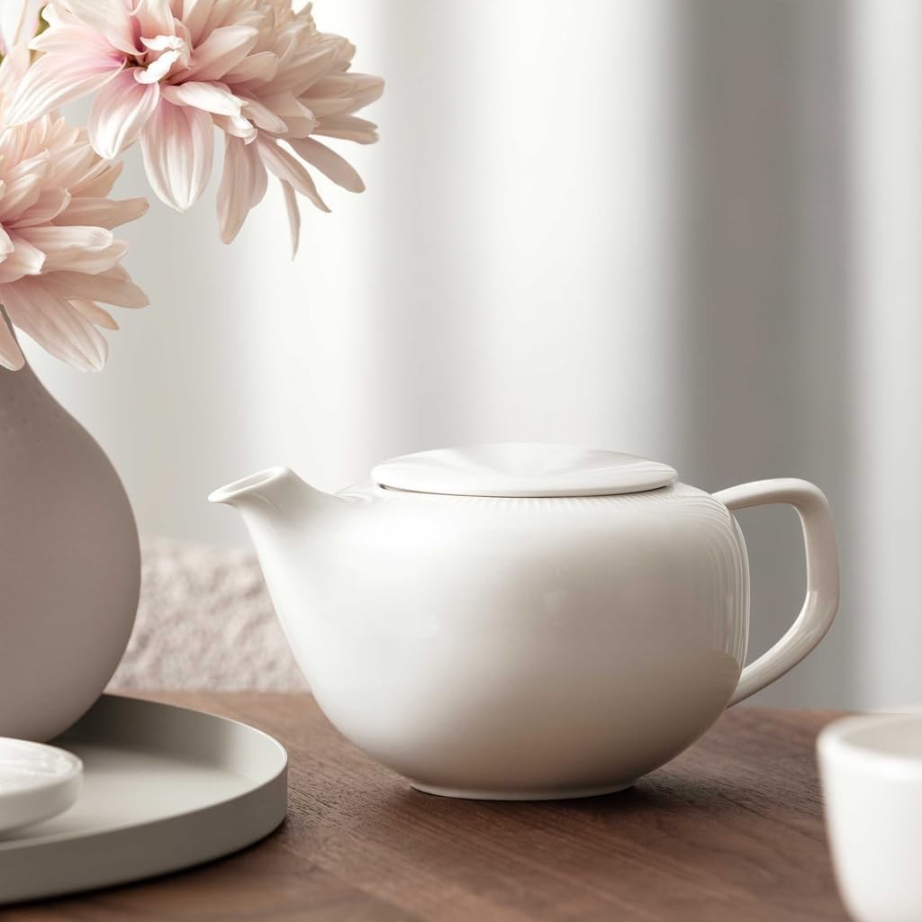 Porcelain Teapot with Infuser 440ml White Tea Pot Lid Microwave Safe