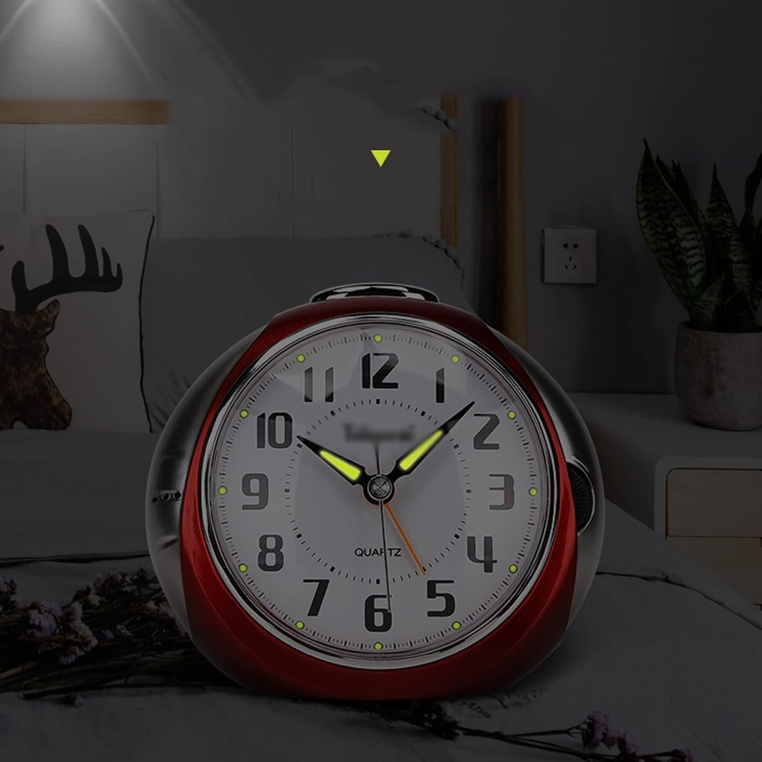 Silent Alarm Clock Loud Bell 5 Inch Battery Operated Non Ticking Bedroom