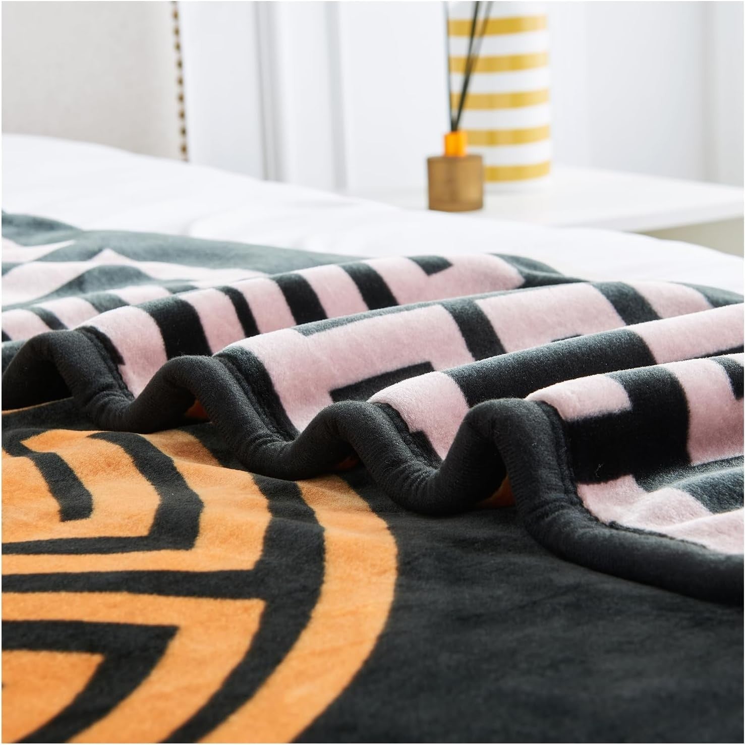 Greek Key 4kg Sherpa Weighted Blanket 200x240cm King Size Bed Throw XL