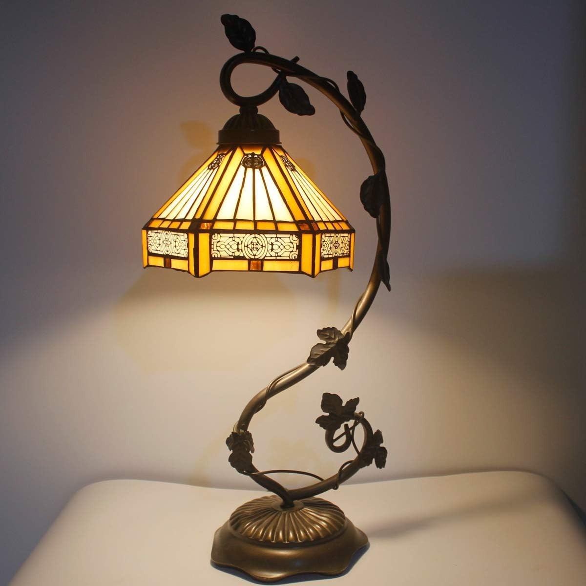 Stained Glass Tiffany Desk Lamp Antique Metal Leaf Base Bedside Reading Light