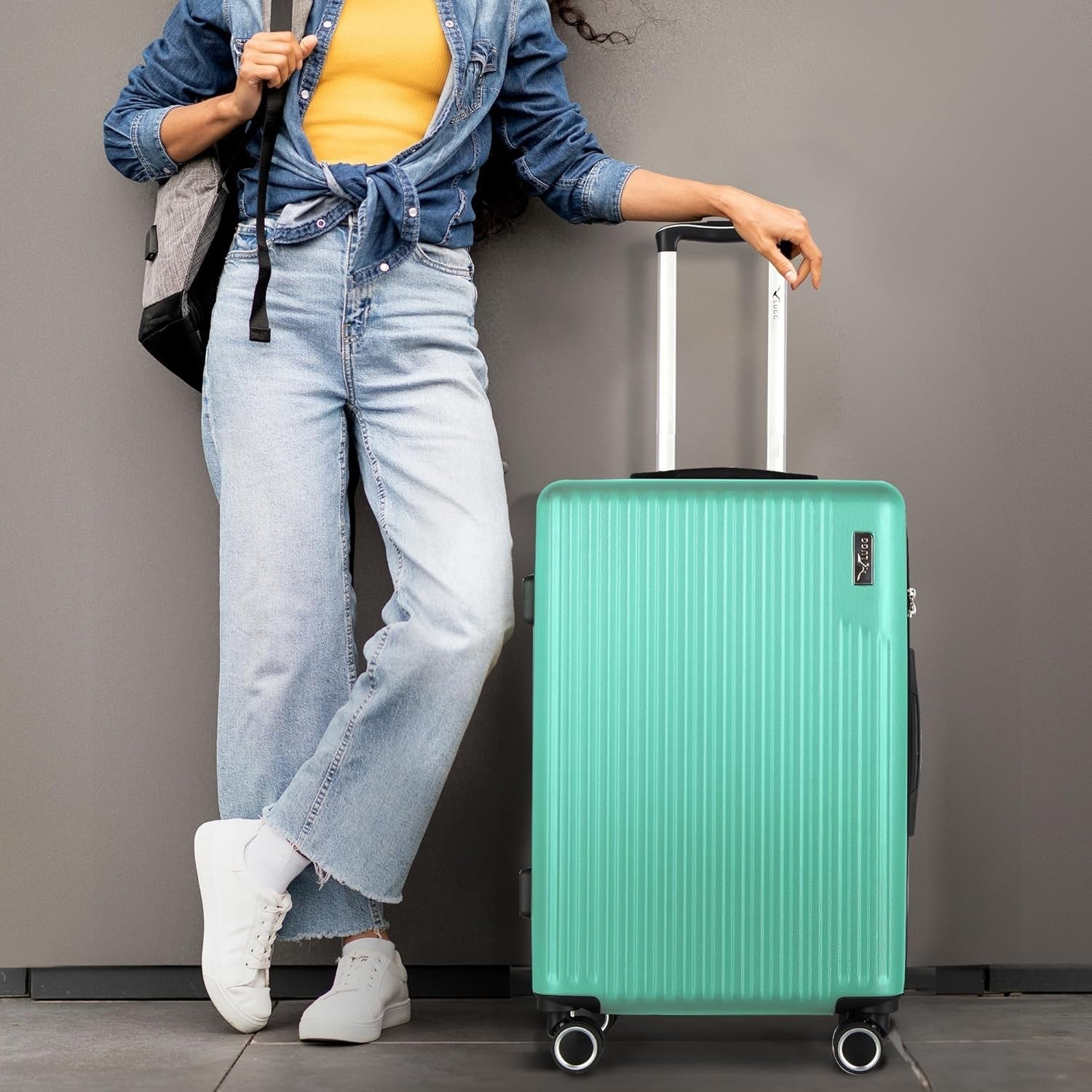 24in Medium Hold Suitcase ABS Hard Shell TSA Indent Lock 360 Spinner