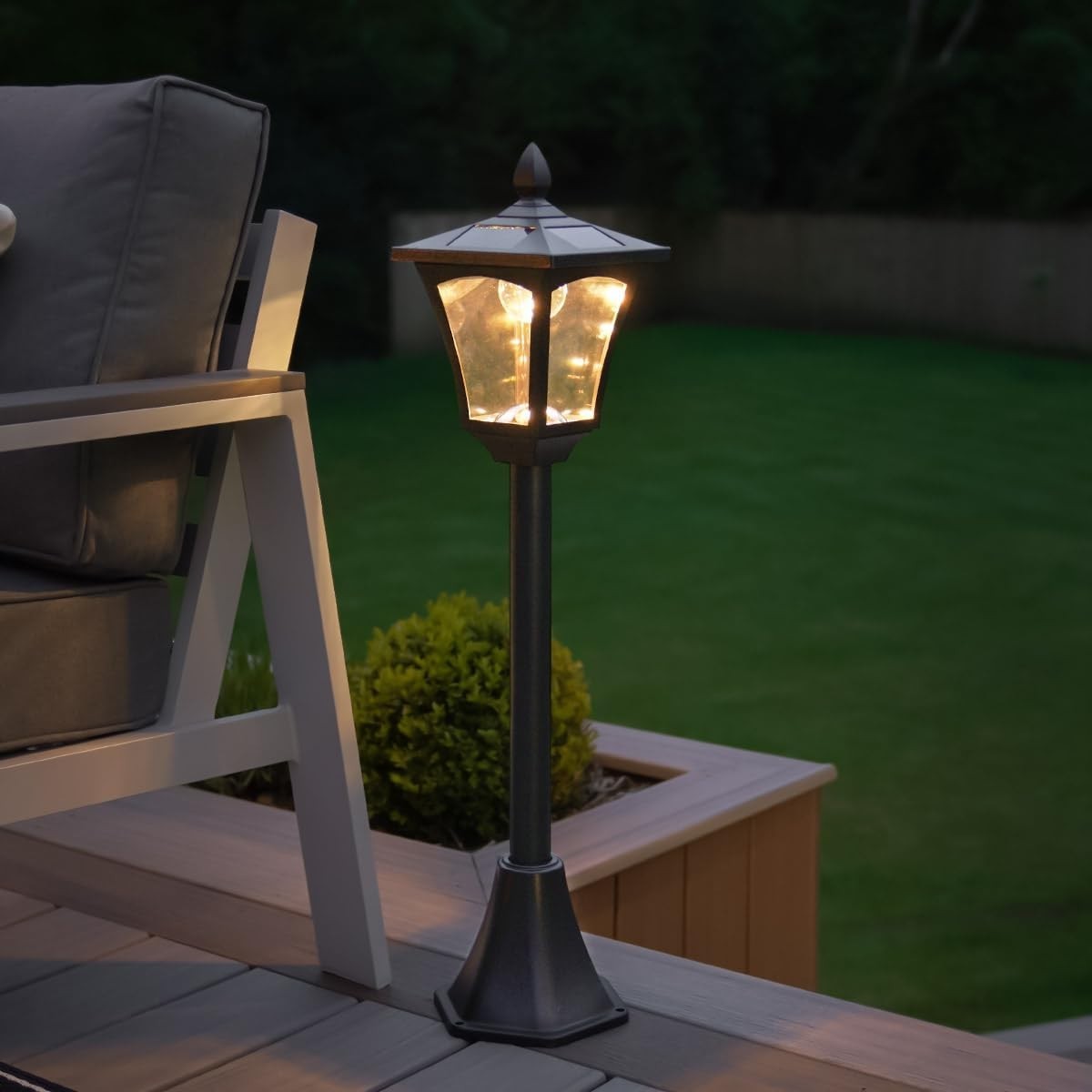 Festive Lights 4ft Solar Victorian Lamp Post Warm White Dual Brightness