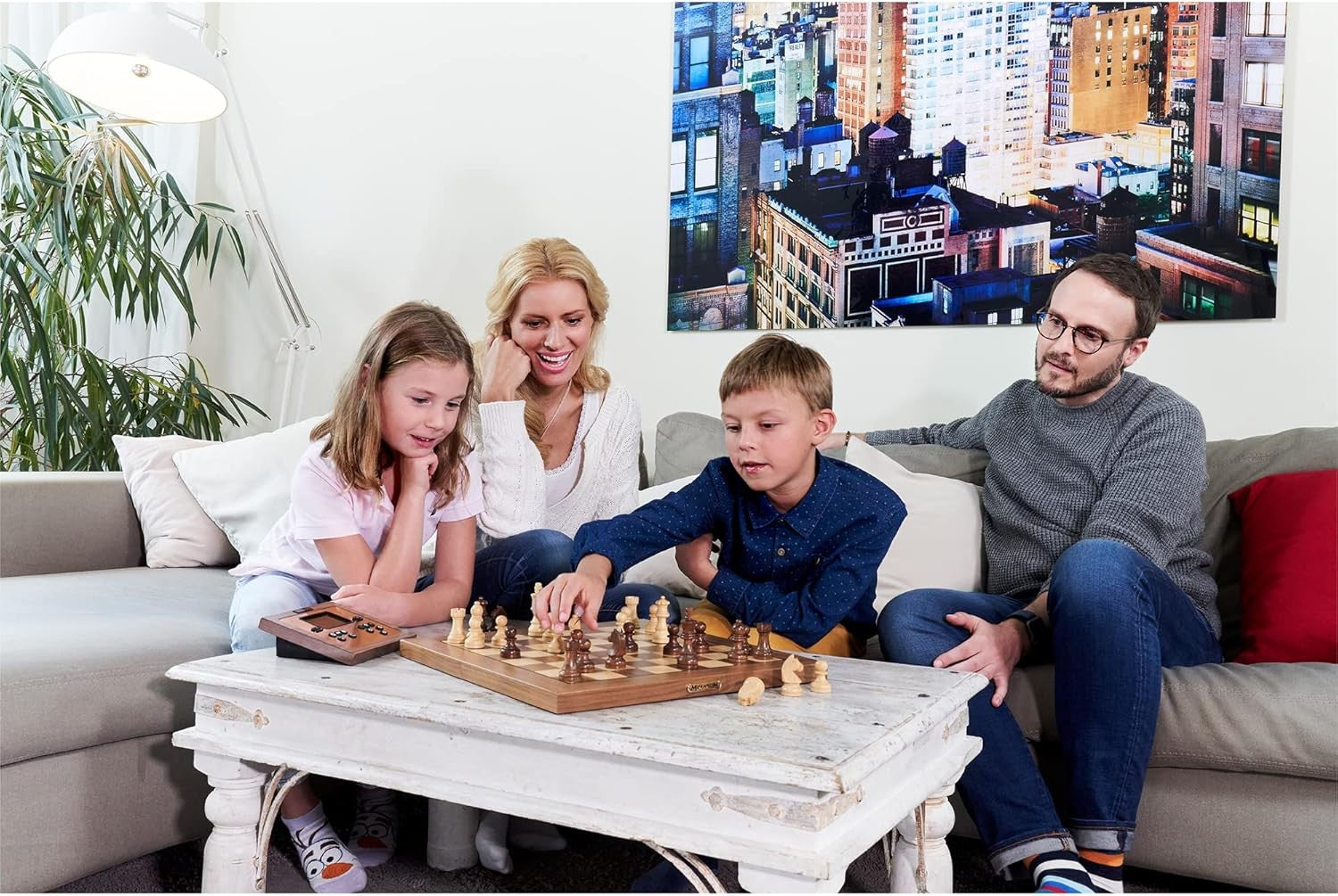 Premium Wooden Electronic Chess Set with LED Indicators & Piece Recognition