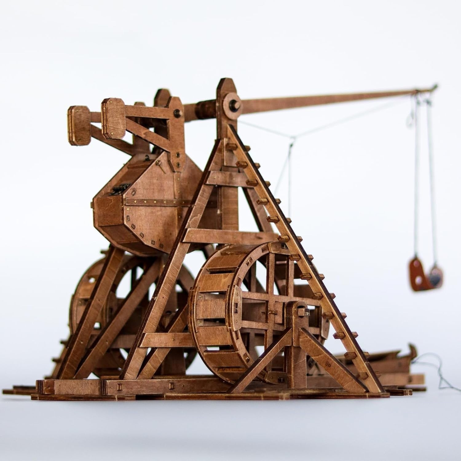 Medieval Wooden Trebuchet Model Kit – DIY Catapult for Adults & Teens (S)