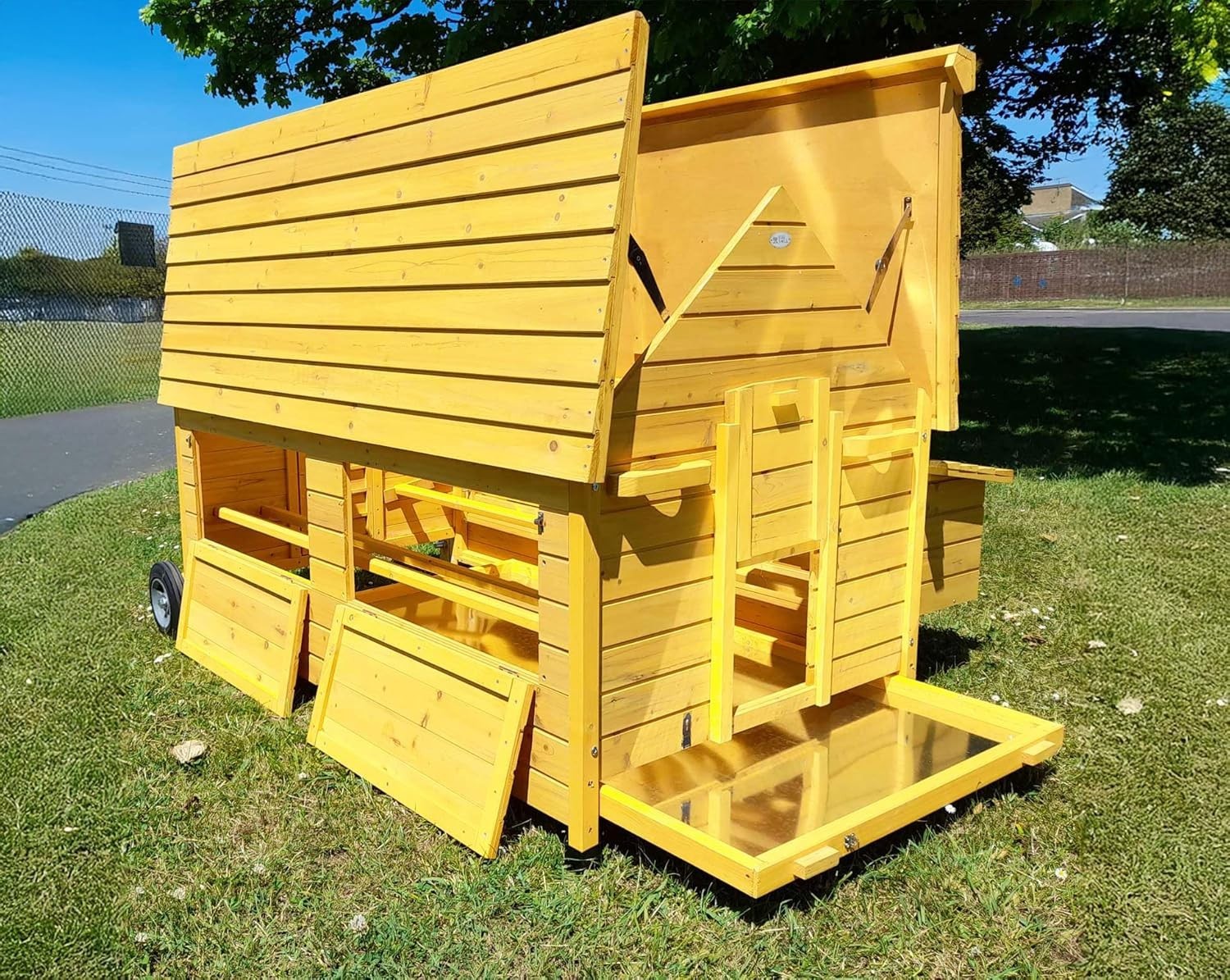 XXL Wooden Chicken Coop 150x126x100cm Hen House 12-15 Birds Run Ready