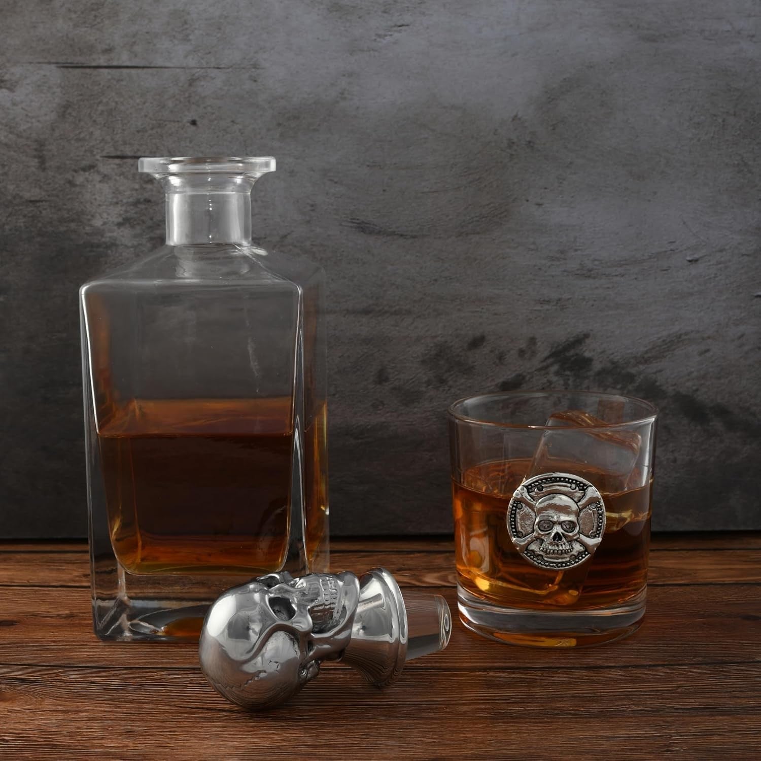 Luxury Skull Decanter Set 750ml with Skull Whiskey Glasses | Gothic Bar Gift