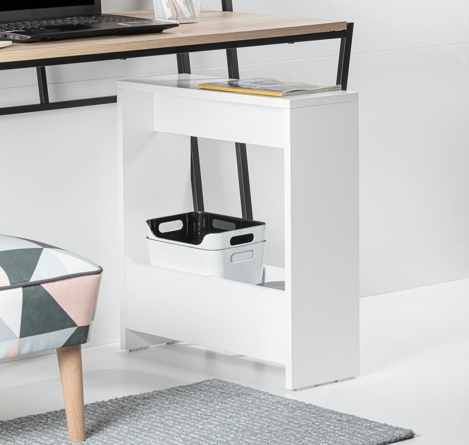 White Side Table with Magazine Rack – Compact Storage & Stylish Design