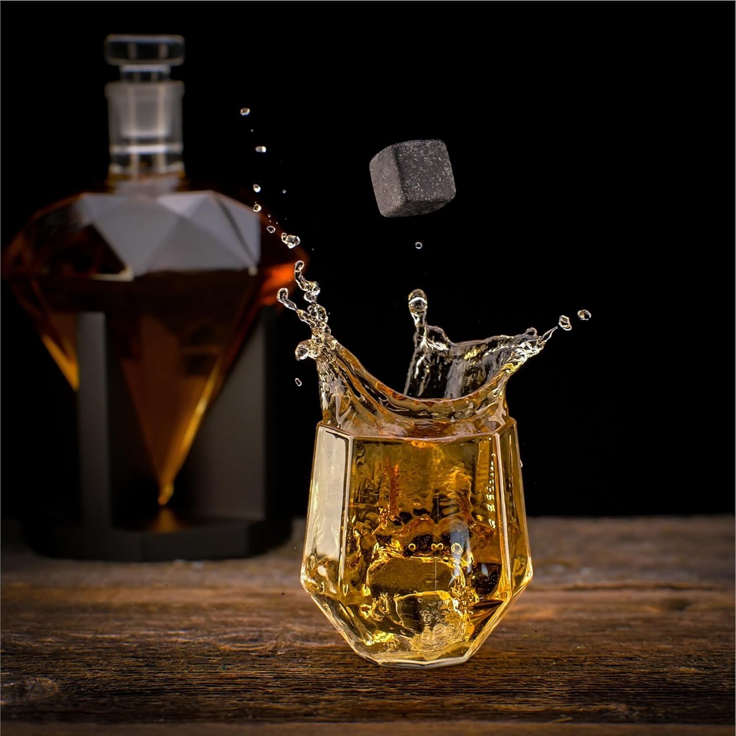700ml Diamond Whiskey Decanter Set with Glasses & Stones Luxury Men’s Gift Bar