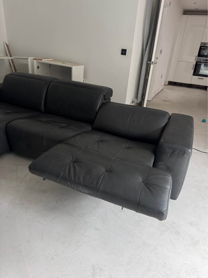 Natuzzi Black Leather Recline Corner Sofa (PTP)