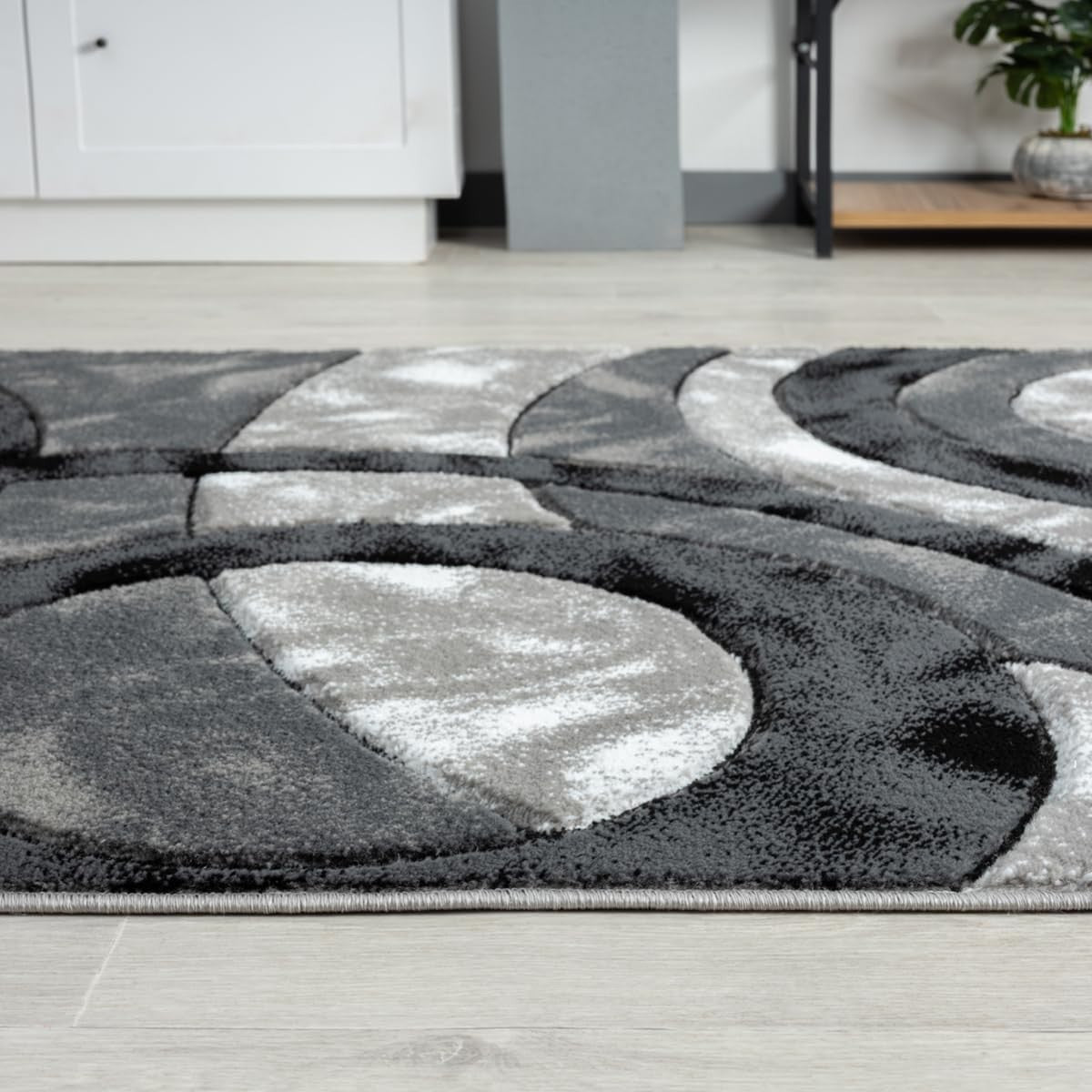 Luxury Grey Circle Rug 120x170cm – Soft High Pile Non Slip Carpet