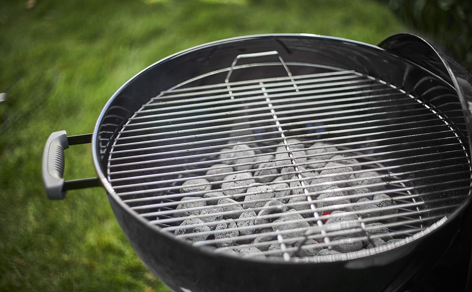47cm Charcoal Kettle BBQ Grill with Lid Thermometer Tripod Stand Outdoor Cooking