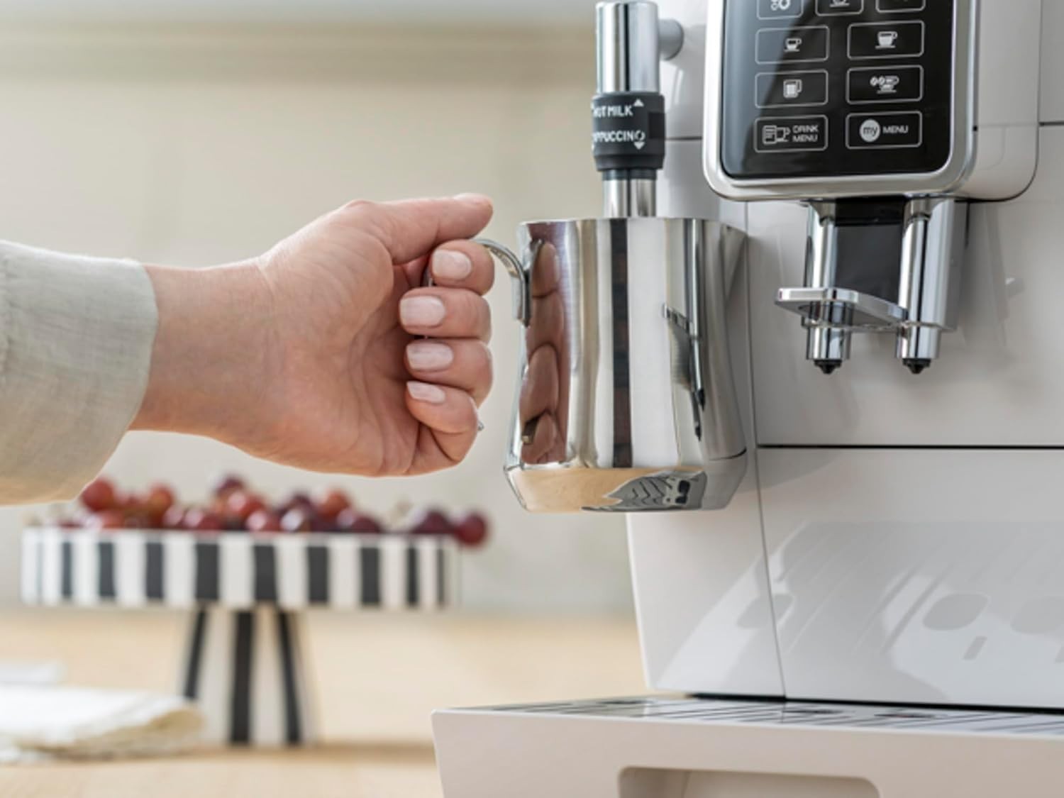 Fully Automatic Bean-to-Cup Coffee Machine Milk Frother 1.8L White 1450W