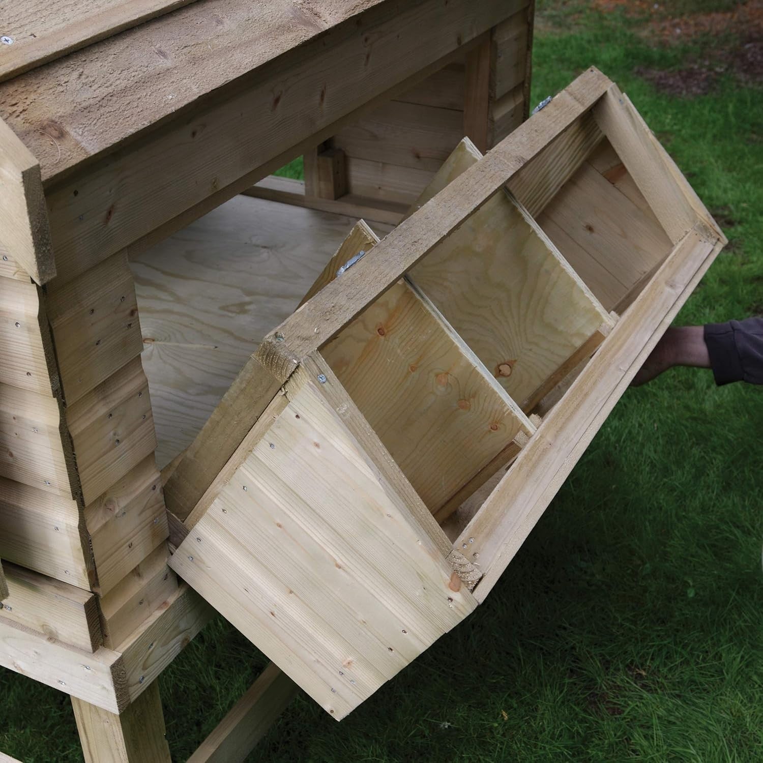 Large Wooden Chicken Coop 6 Hen House w Nest Box Ramp