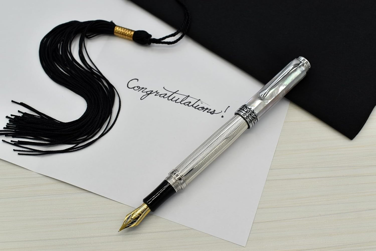 Luxury White Mother of Pearl Fountain Pen Medium-Fine Nib Refillable 148mm