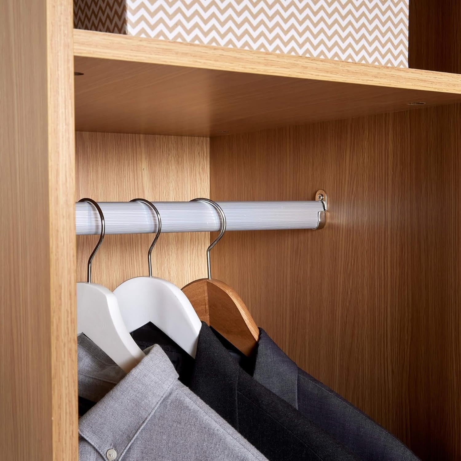 Slim Oak Effect 1-Door Wardrobe with Shelf & Hanging Rail – Compact Storage