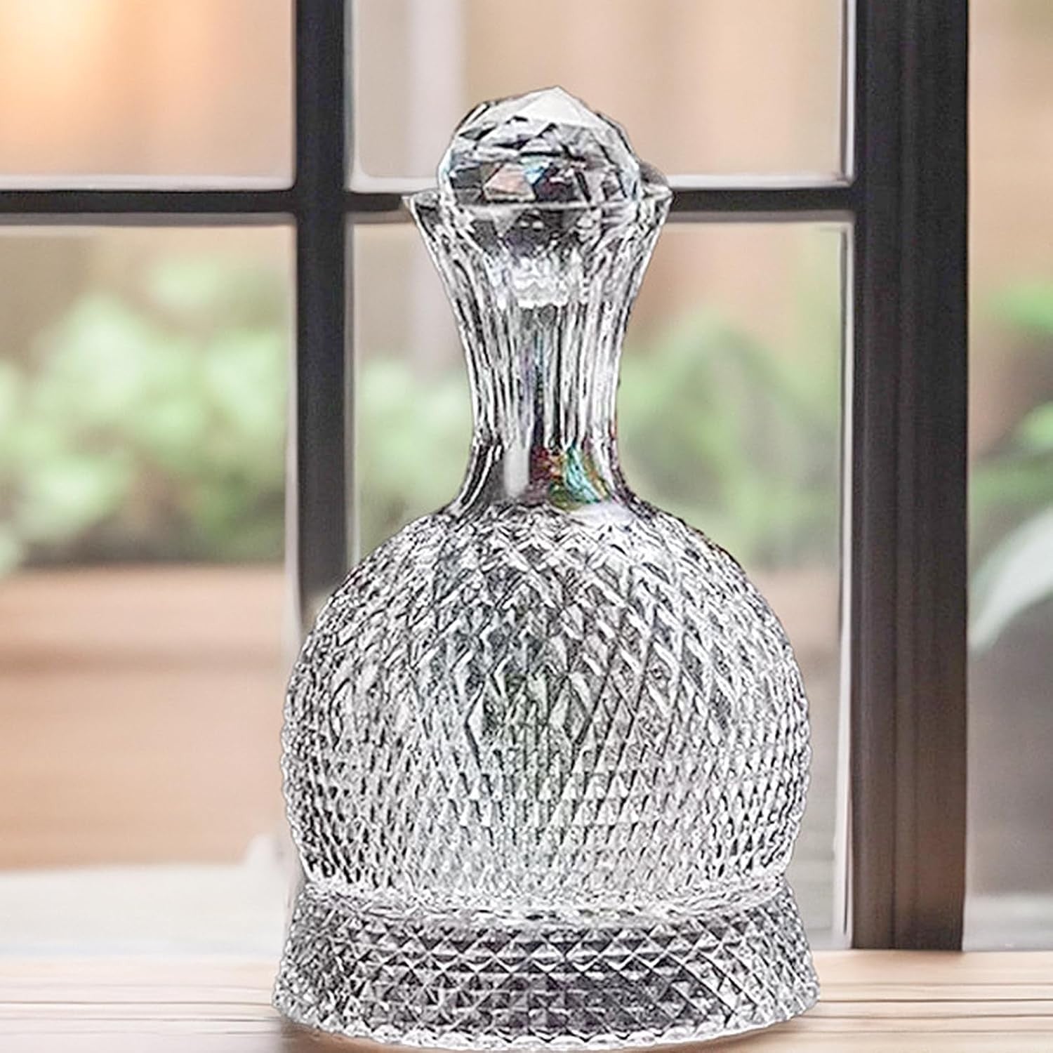 Luxury 1.5L Crystal Wine Decanter – 360° Rotating Aerator Relief Cut Design