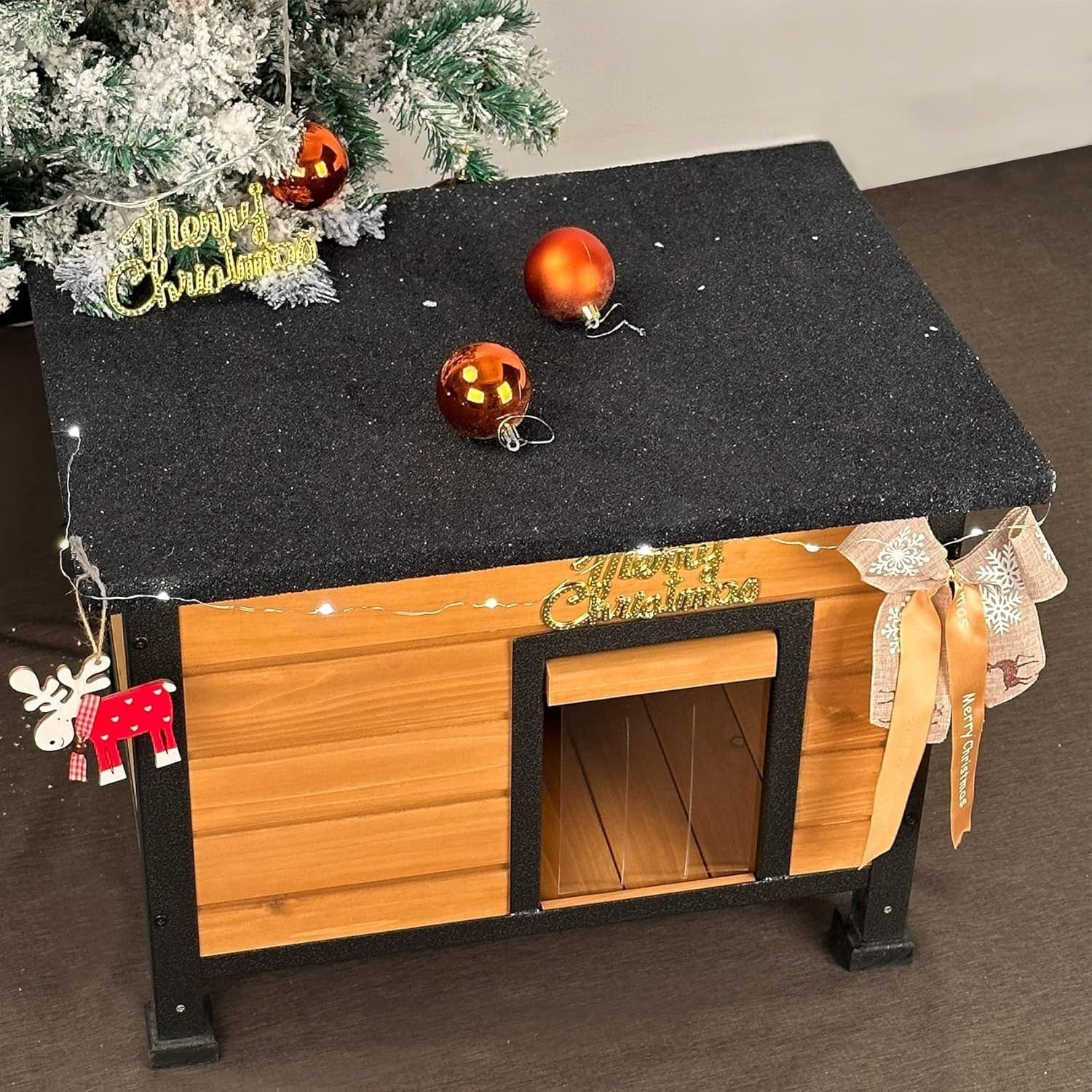 Weatherproof Wooden Cat House with Iron Frame & Waterproof Roof 57x45x43cm