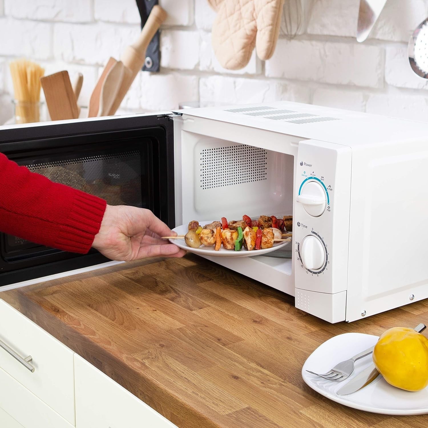 White 20L Microwave 700W 6 Power Levels Manual Timer A Rated