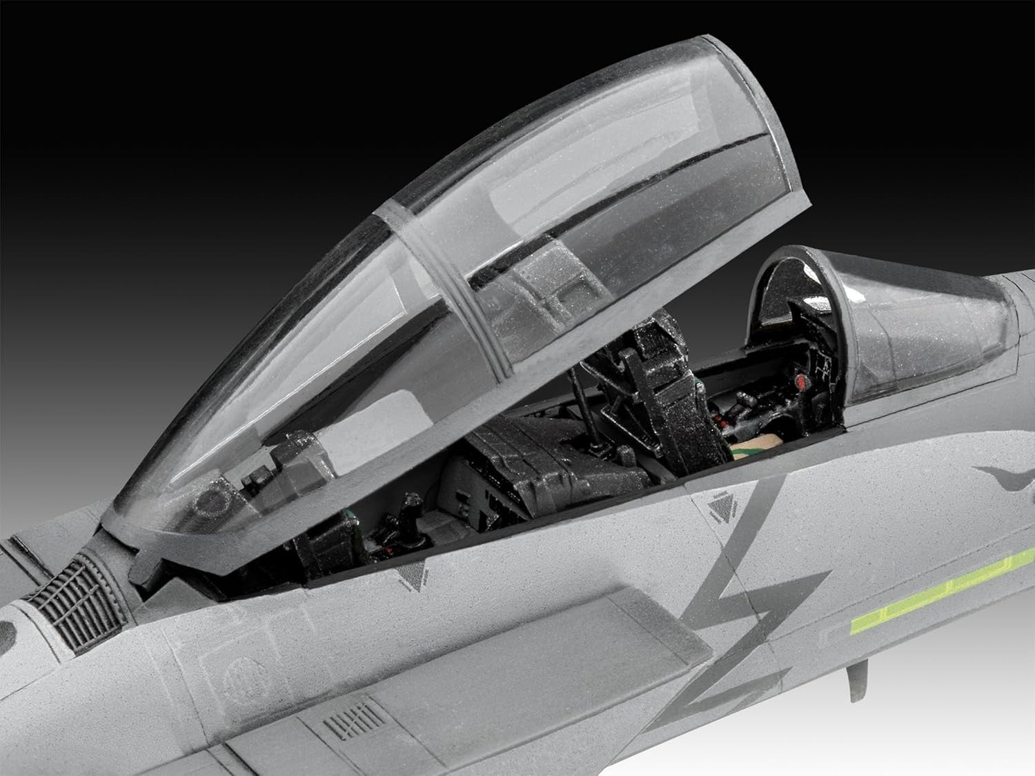 F-15E Strike Eagle 1:72 Fighter Jet Model Kit – Unpainted Display Build