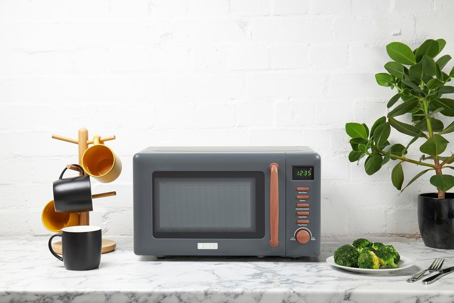 27cm 800W Grey Microwave Oven with 5 Power Levels & Auto Cook Functions