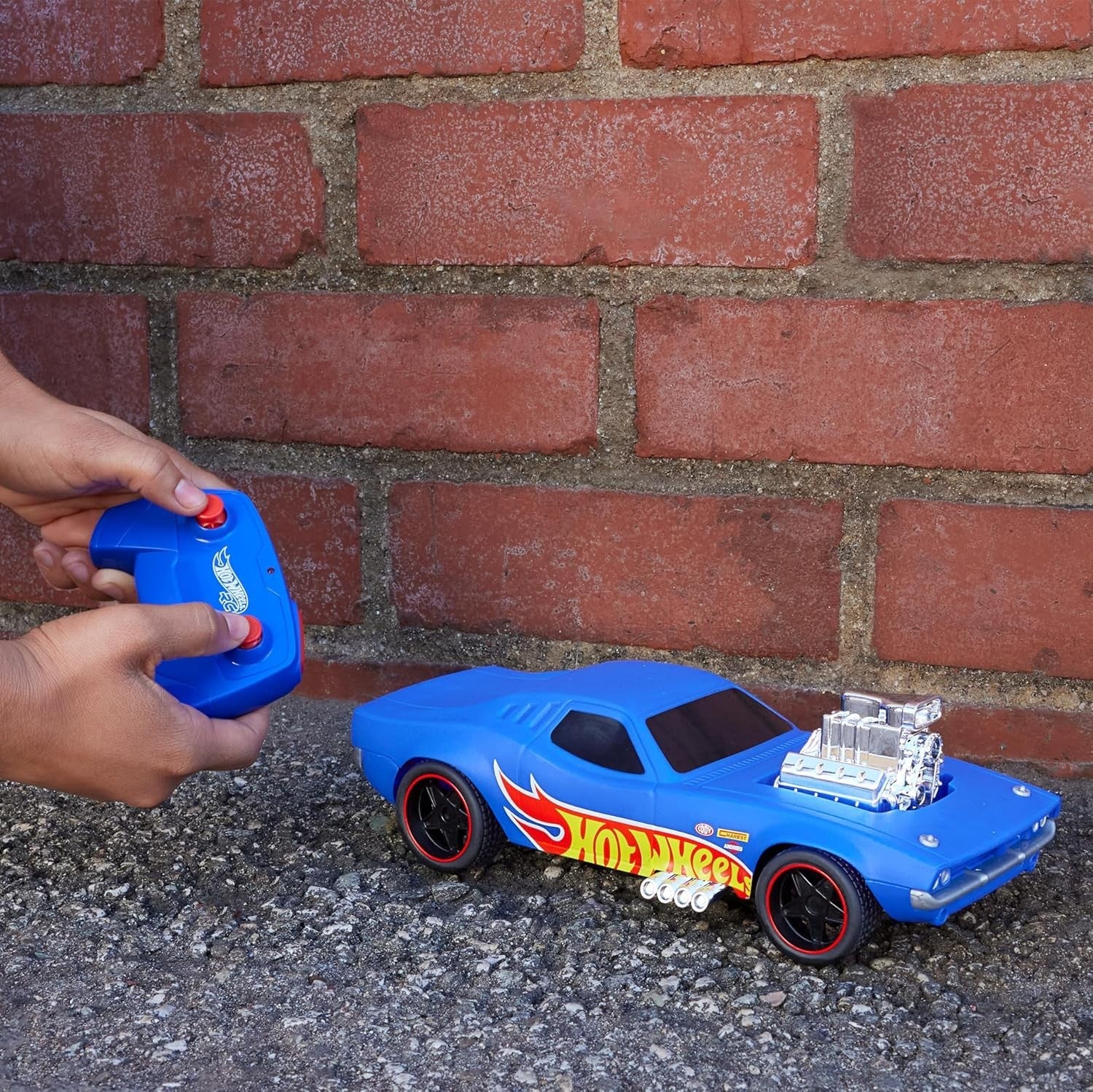 Hot Wheels RC Car 1:16 Rodger Dodger 50th Anniversary Fast Remote Control