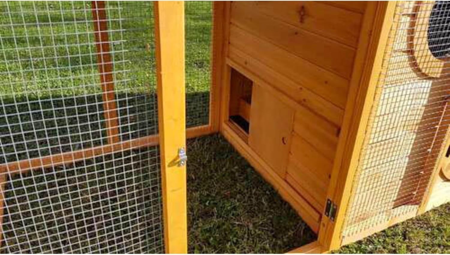 Curved Wooden Chicken Coop Hen House Night Shutter Easy Clean Floor
