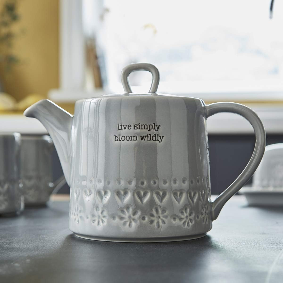 Large Ceramic Teapot Tea Pot with Lid Family Size Hot Drinks Server