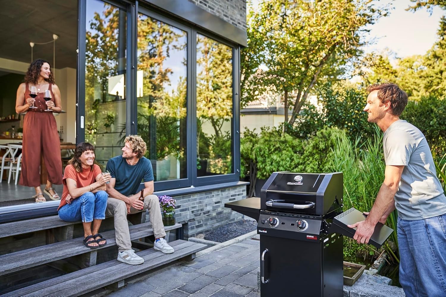 2 Burner Gas BBQ Grill with Infrared Heat, Folding Shelves & Cast Iron Grates