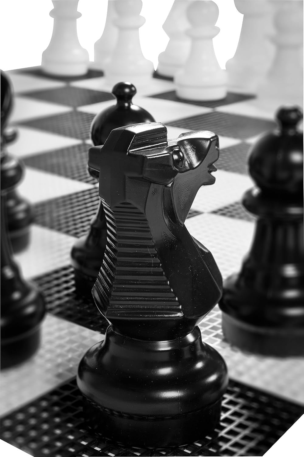 Large 30cm Outdoor Garden Chess Set – Durable All-Weather Pieces & Storage Bag