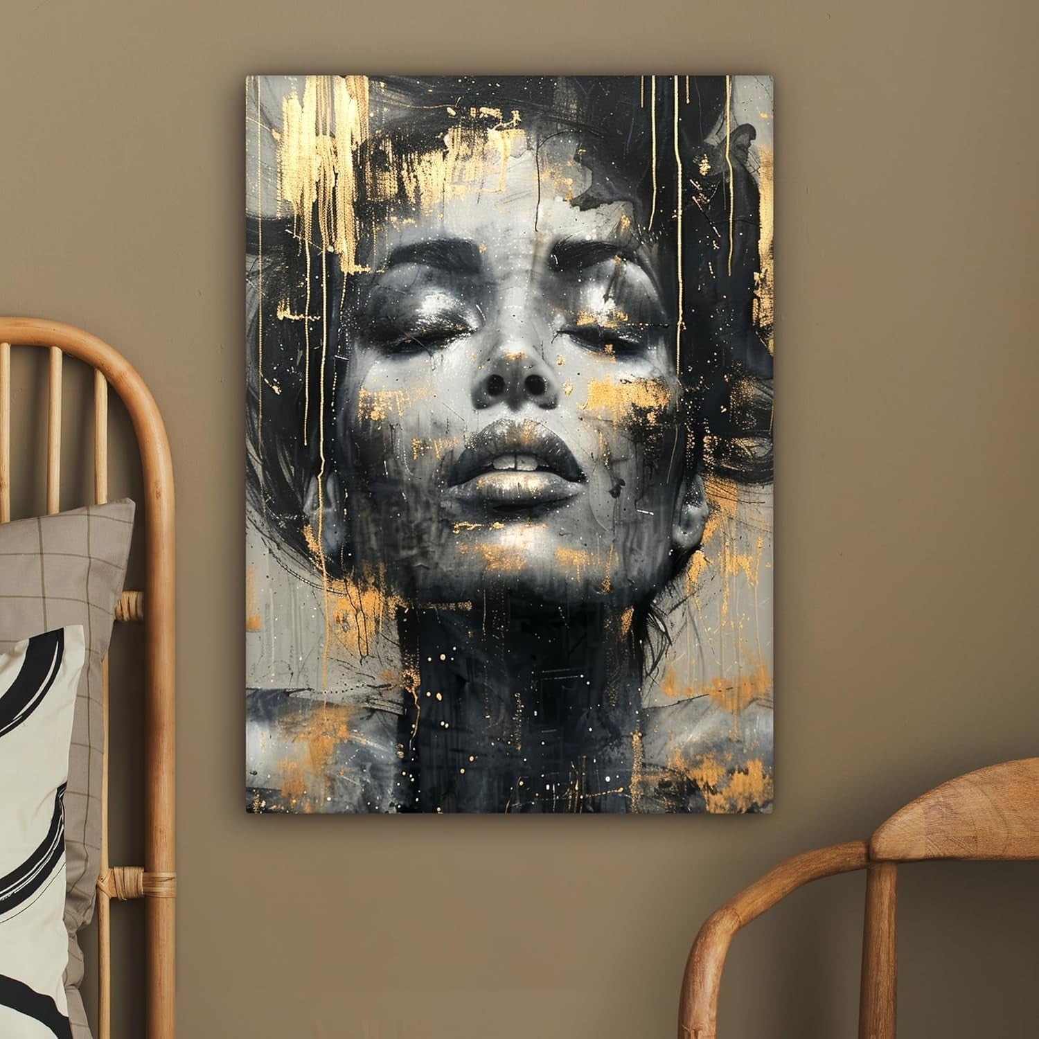 Abstract Woman Canvas Wall Art 50x70cm Gold Glamour Framed Print
