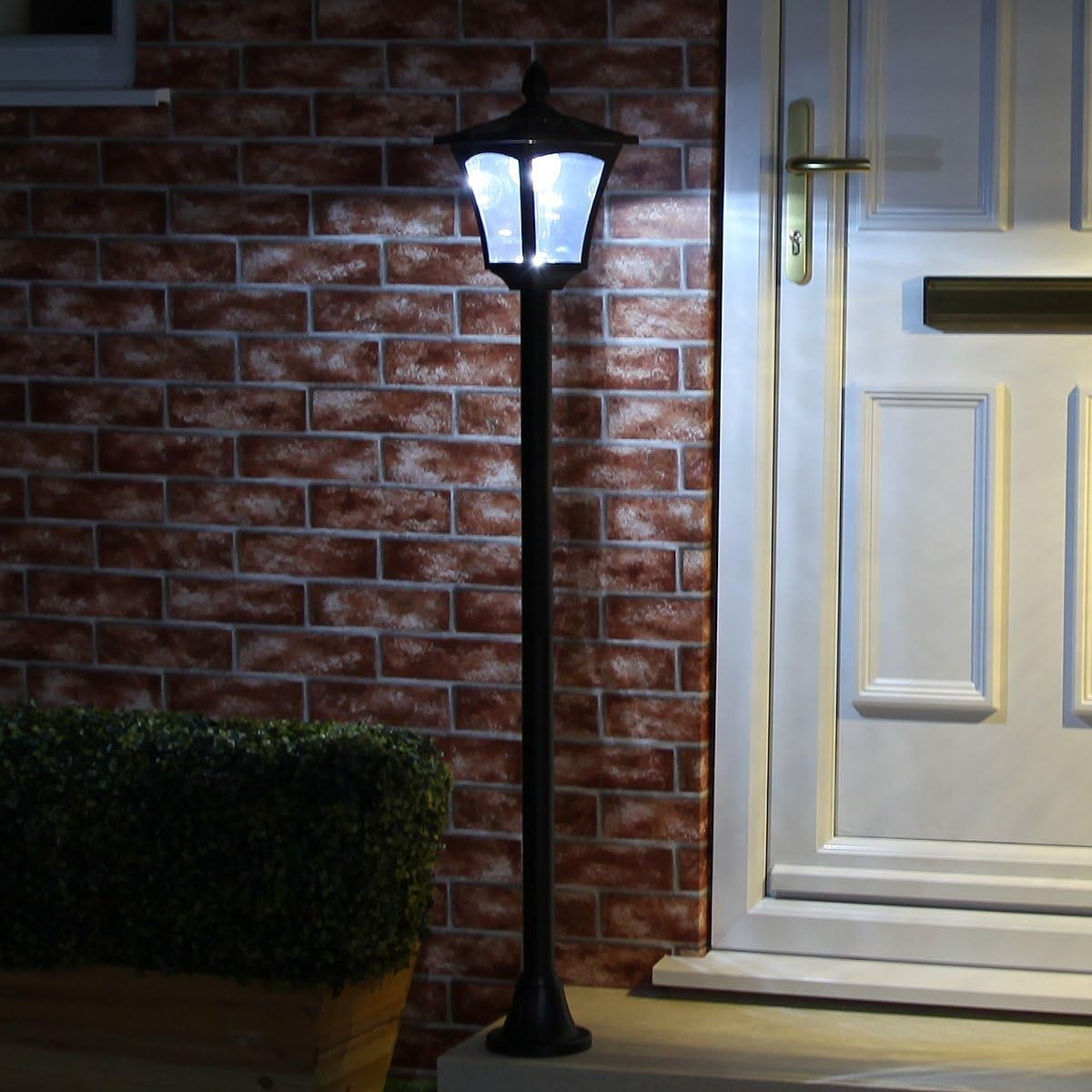 Festive Lights 4ft Solar Victorian Lamp Post IP44 Dual Brightness LED