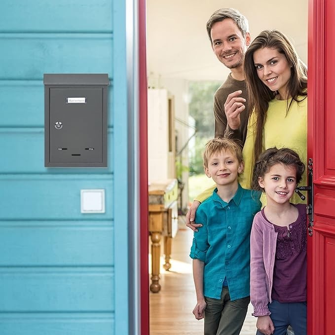 Lockable Wall Mounted Post Box with Keys – Compact Metal Mailbox Grey