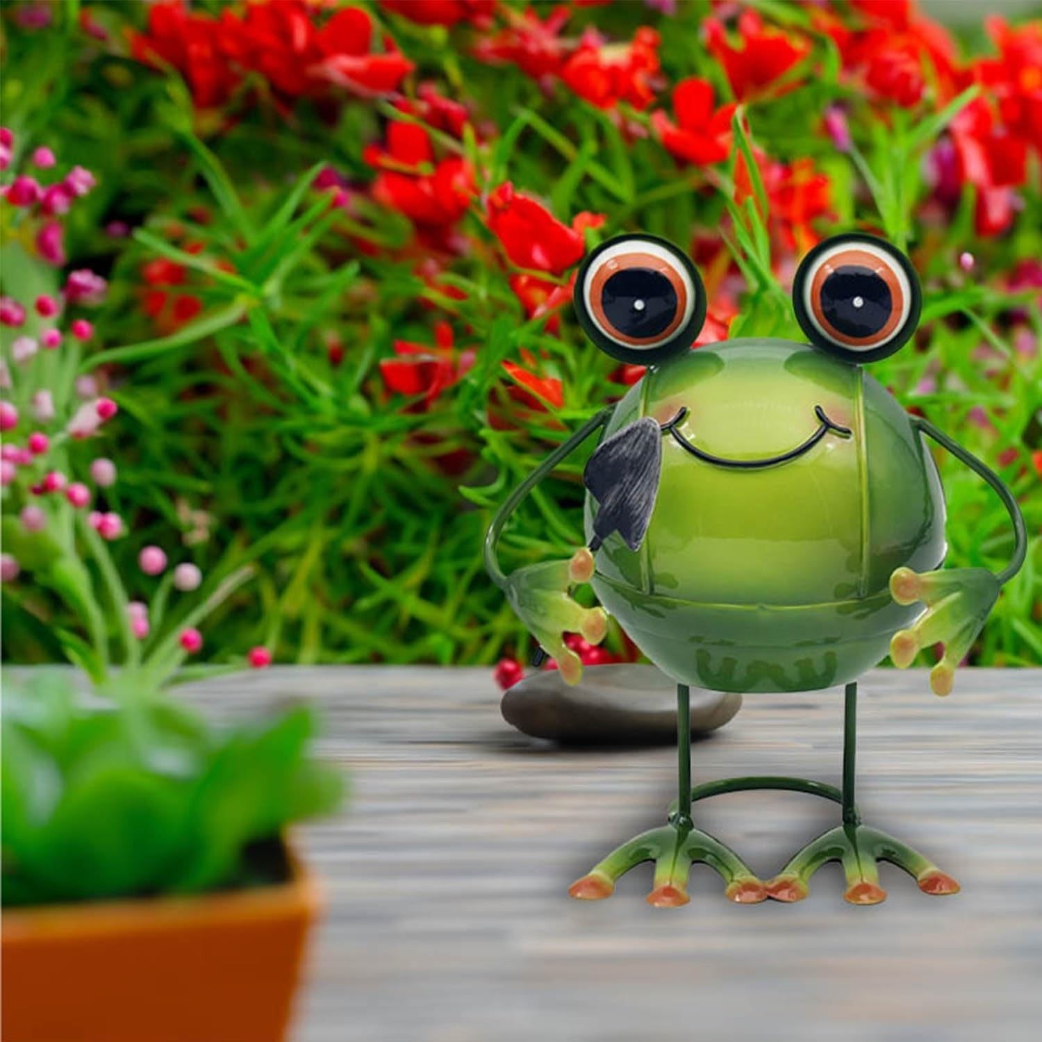 Bright Eyes Green Frog Garden Statue | Fun Patio Lawn Ornament | Outdoor Decor