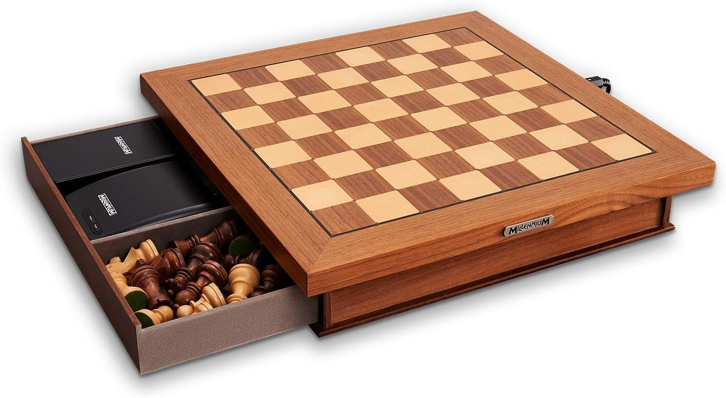 Luxury Wooden Electronic Chess Set with Modular System & Premium Pieces (M)