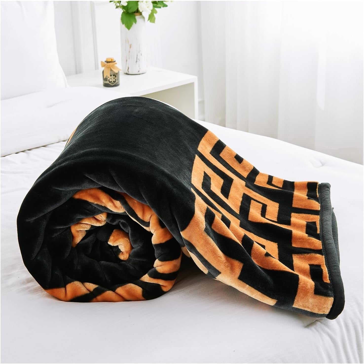 Greek Key 7kg Heavy Warm Sherpa Fleece Blanket 200x240cm King