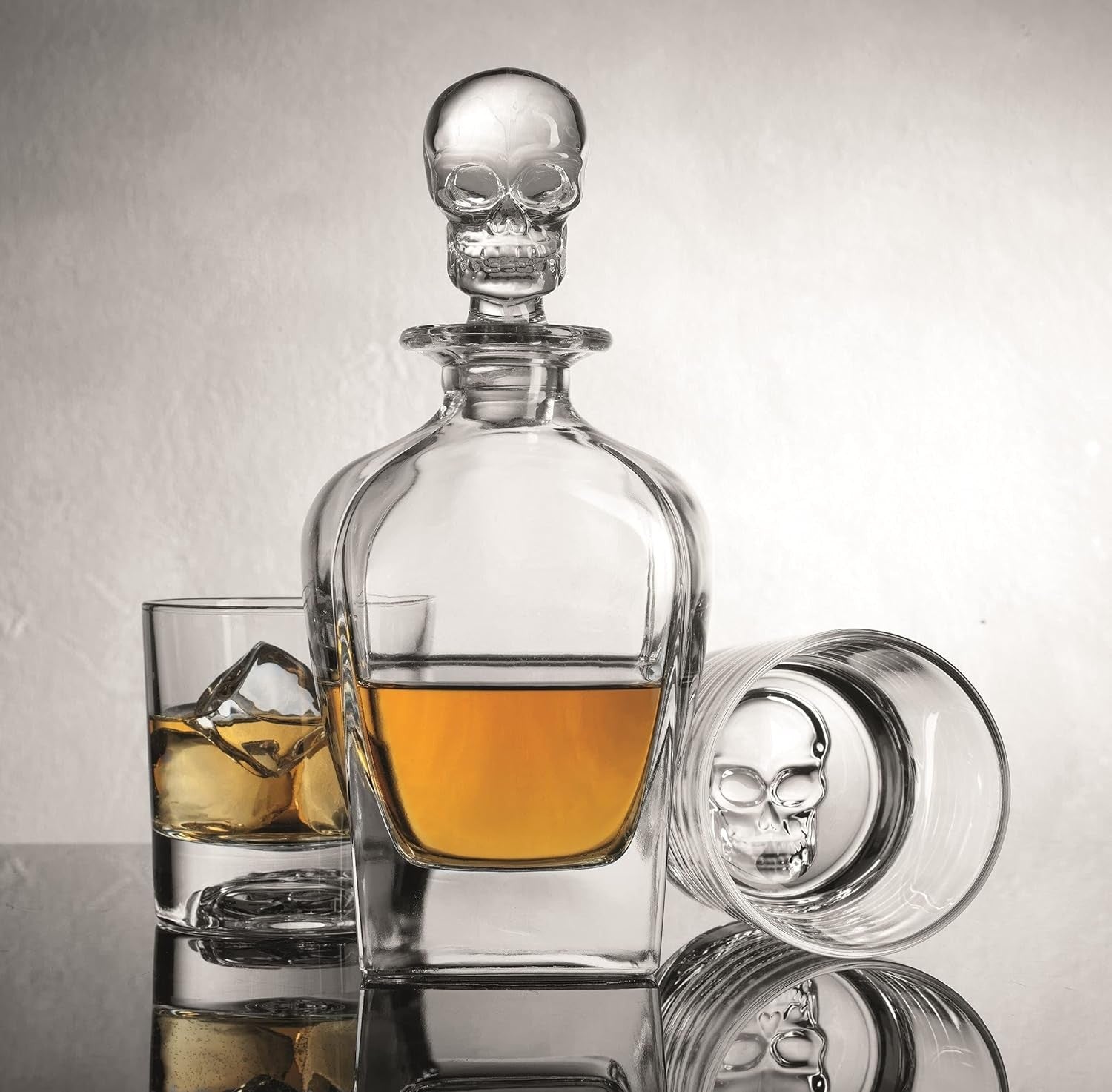 Skull Whiskey Decanter Set 680ml with 2 Glasses – Crystal Barware Gift