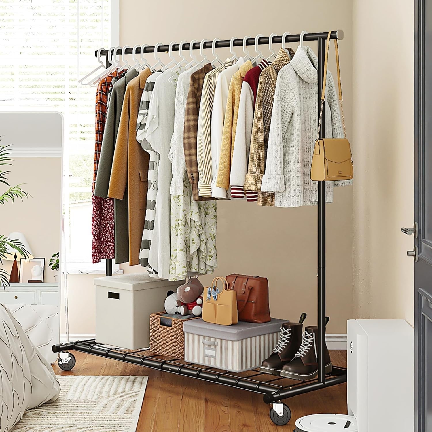 Heavy Duty Black Clothes Rail 160cm Extendable Rack on Wheels