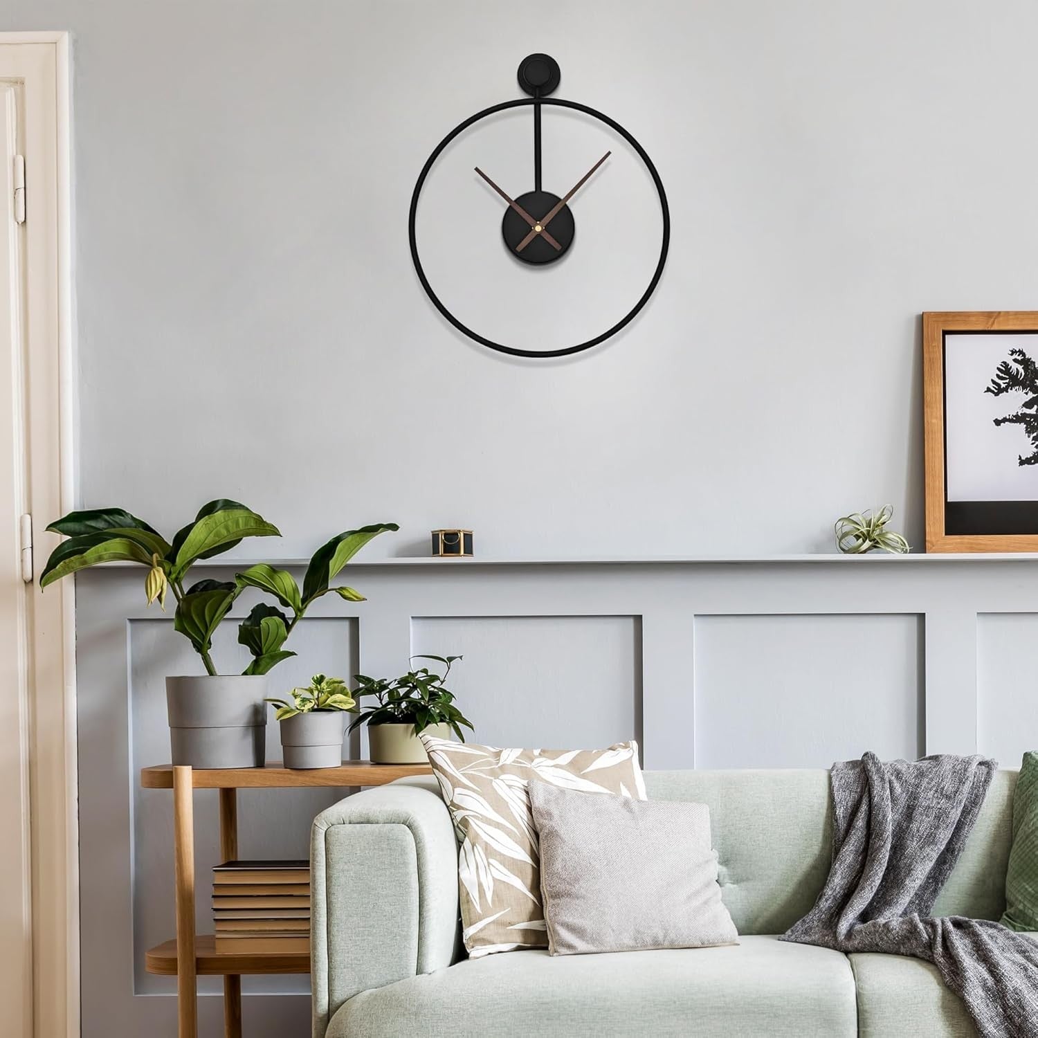 Modern Minimalist Black Metal Wall Clock 30cm Silent Non-Ticking Round Home Deco
