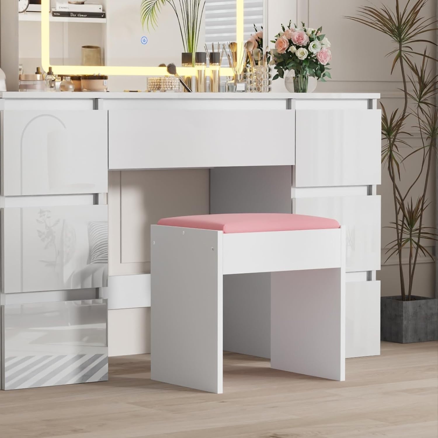 Pink Padded Dressing Table Stool – Baroque Vanity Chair for Bedroom