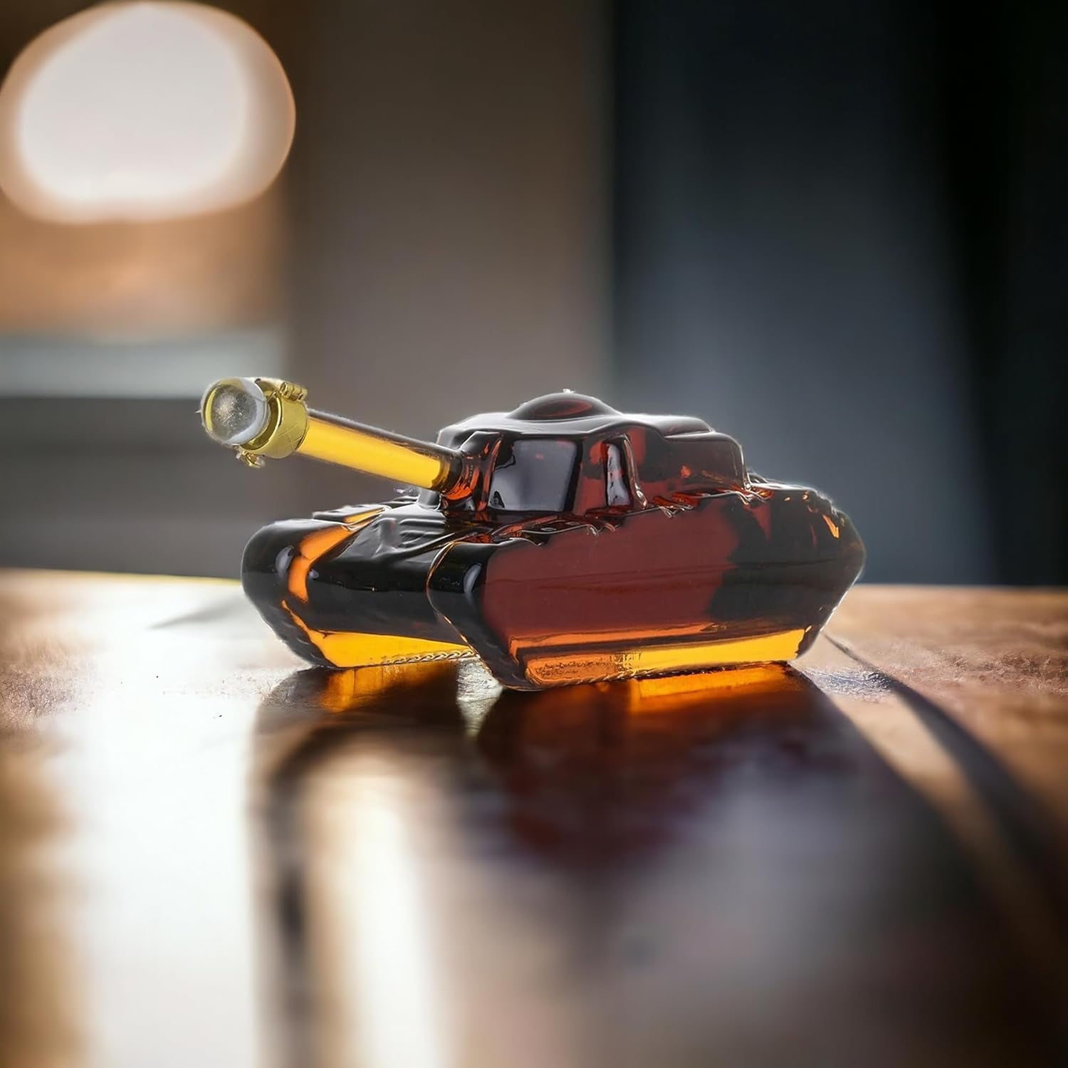 Tank Design Whiskey Decanter 1000ml – Unique Gift for Home Bar & Drinks Display