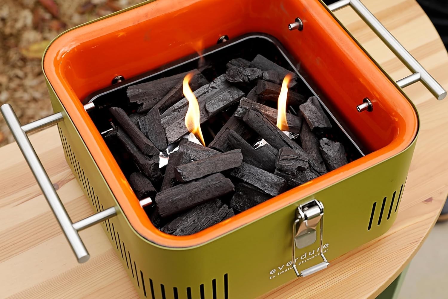 Portable Charcoal BBQ Grill With Bamboo Prep Lid – Compact Travel Outdoor Cooker