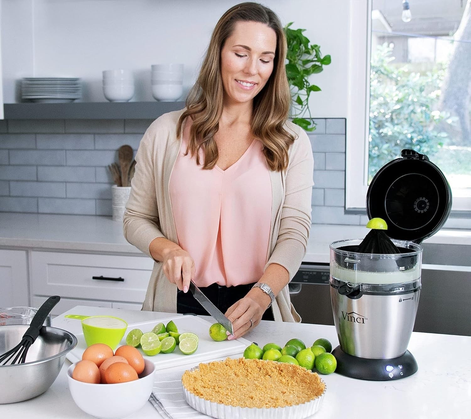 Hands Free Electric Citrus Juicer One Button Press Pulp Control Easy Clean