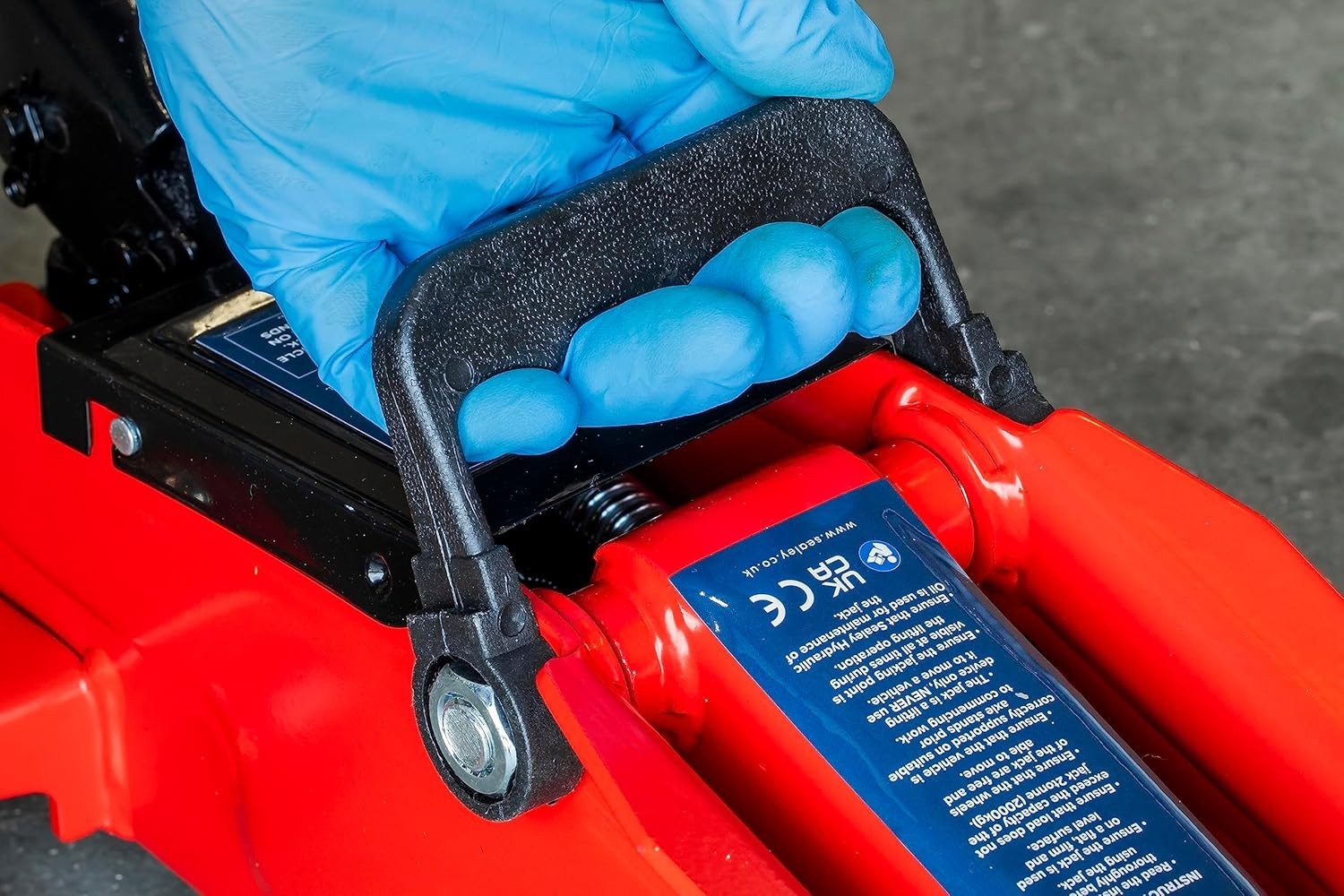 2 Ton Hydraulic Trolley Jack Short Chassis 117–322mm Compact Car Lift Red