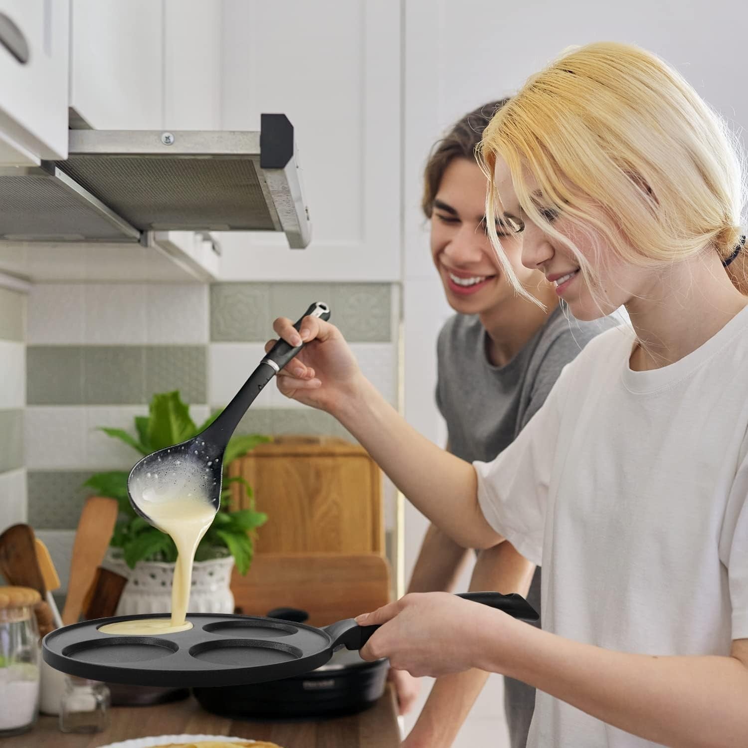 4-Hole Non-Stick Pancake & Egg Pan 26cm Cast Aluminium Induction Safe