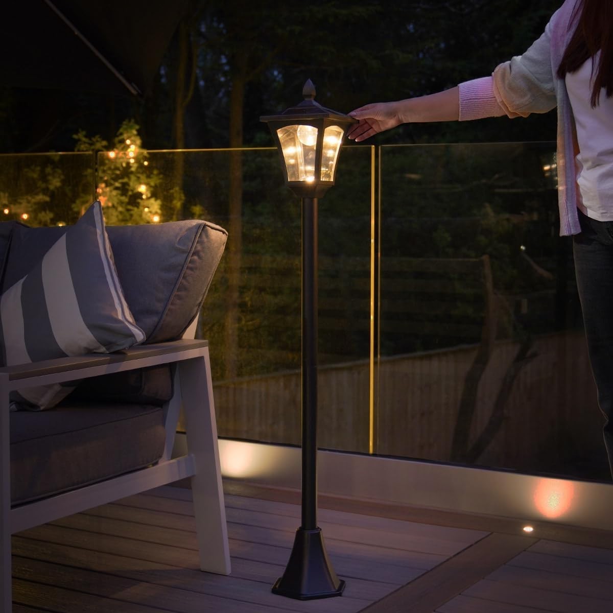 Festive Lights 4ft Solar Victorian Lamp Post Warm White Dual Brightness