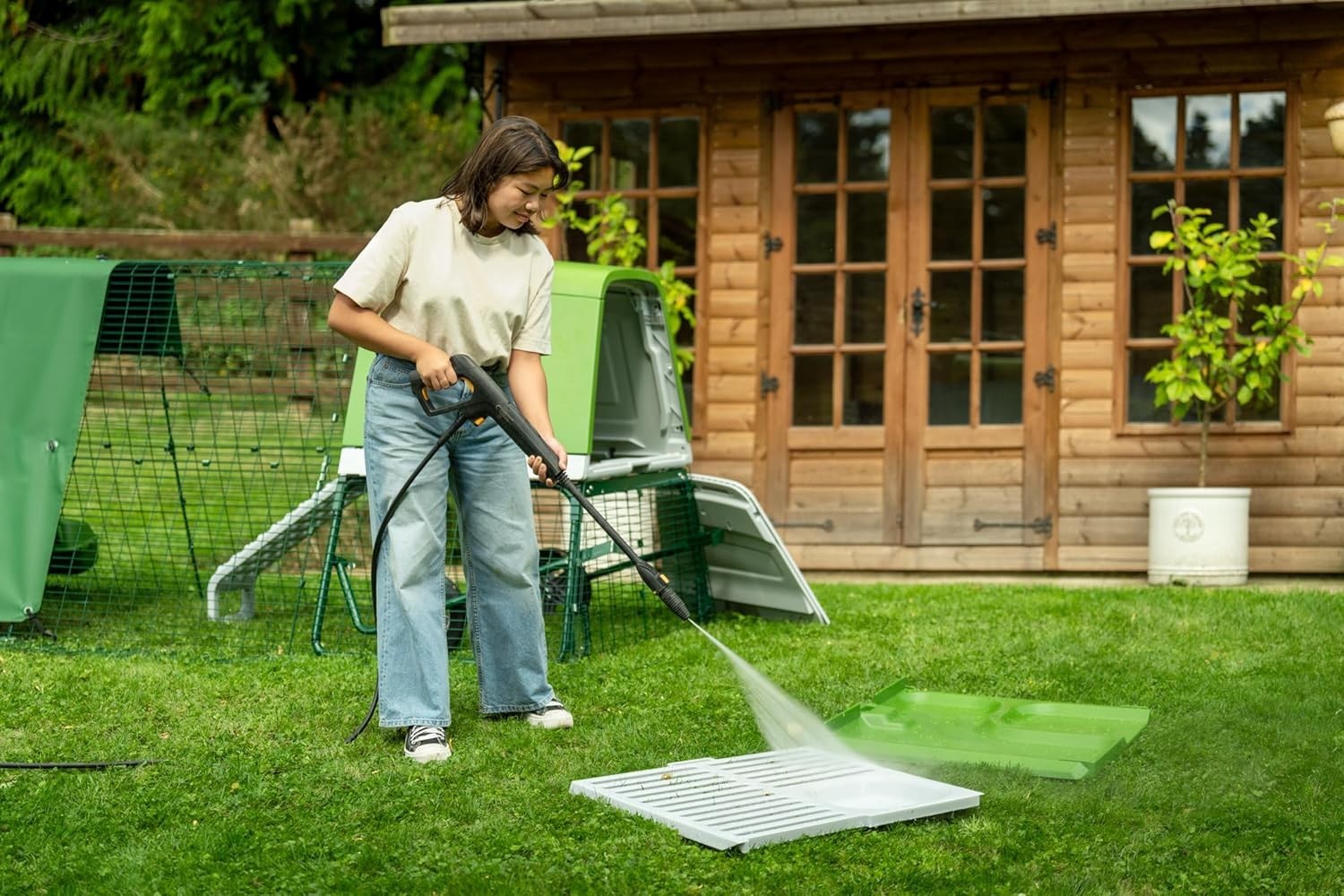 Raised Plastic Chicken Coop with 2m Run Weatherproof 4 Hens