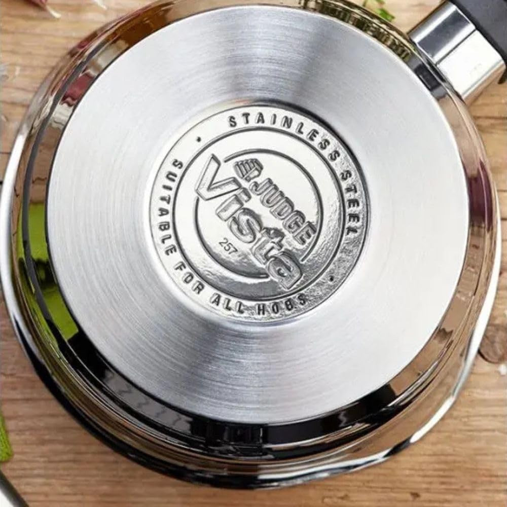 18cm Stainless Steel Saucepan with Strainer Lid & Pouring Lip, 2.1 L Capacity